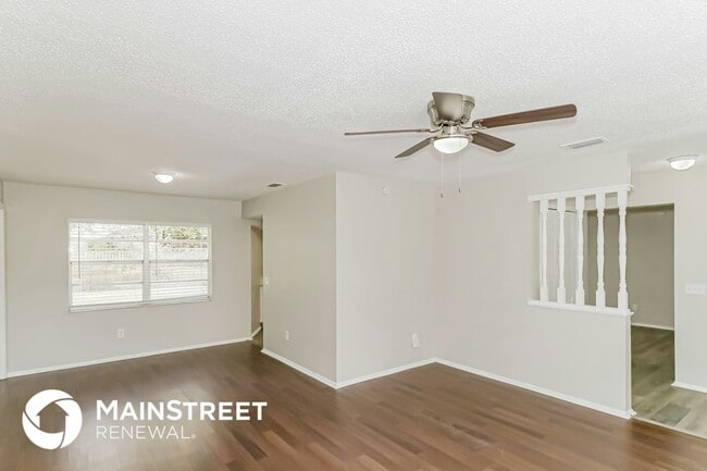Building Photo - 17604 Meadowbridge Dr
