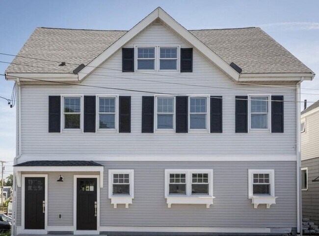 Building Photo - Spacious Condominium– Modern Comfort in th...