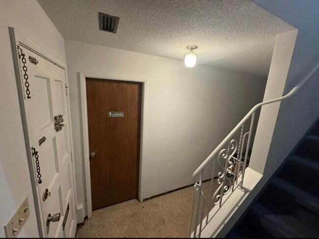 Photo du bâtiment - 10311 Bird Rd