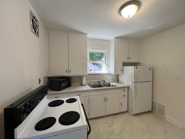 Foto del edificio - 134 Highland Ave