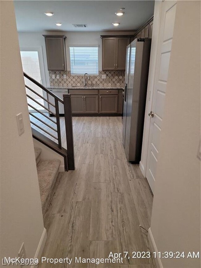 Building Photo - 3 br, 2.5 bath House - 338 Brockbank Pl