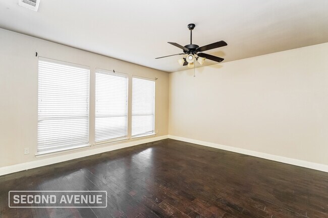 Foto del edificio - 401 Bamborough Dr