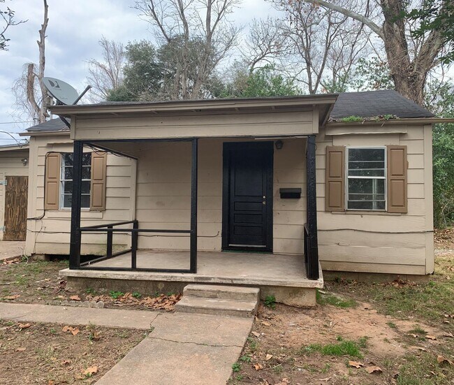 Foto del edificio - 3 Bedroom  1 bathroom  Home