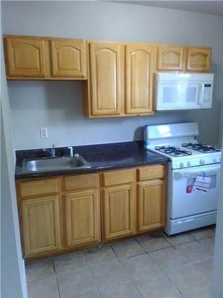 Foto del edificio - 412 E Walnut Ln