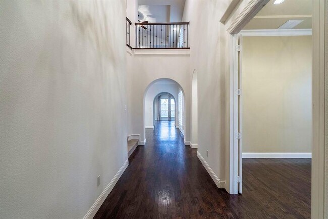 Building Photo - 3542 Hickory Grove Ln
