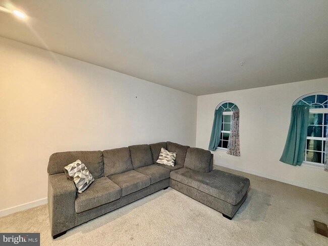 Foto del edificio - 4812 Crest View Dr