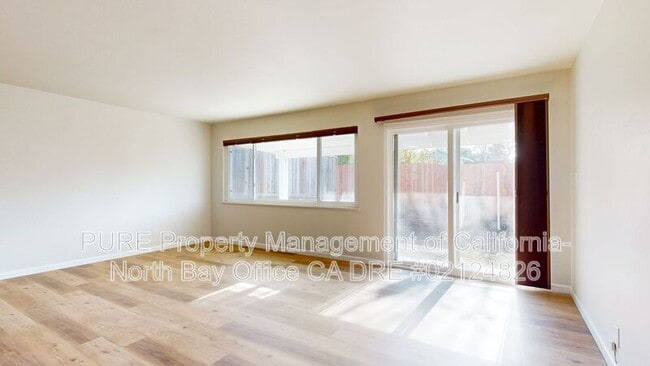 Building Photo - 32 Colinda Dr