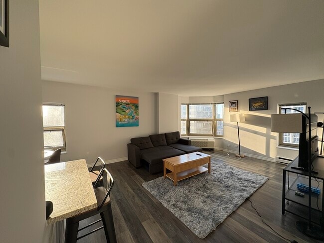 Foto del edificio - 8 W Chestnut St