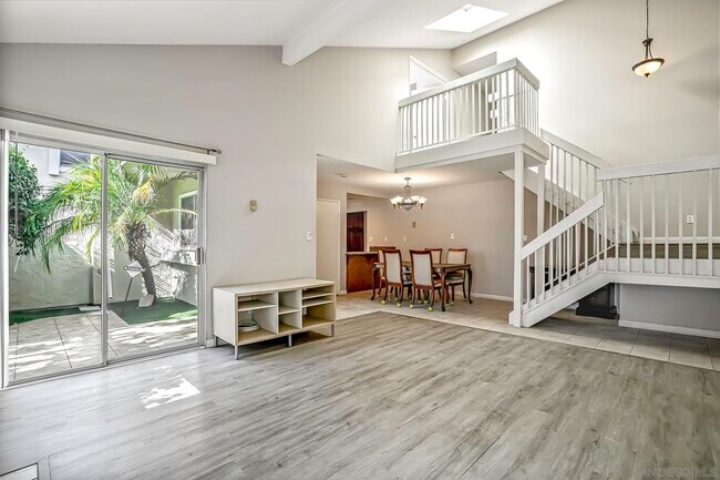 Building Photo - 3894 Radcliffe Ln