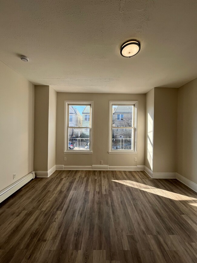 Foto del edificio - 72 Van Nostrand Ave