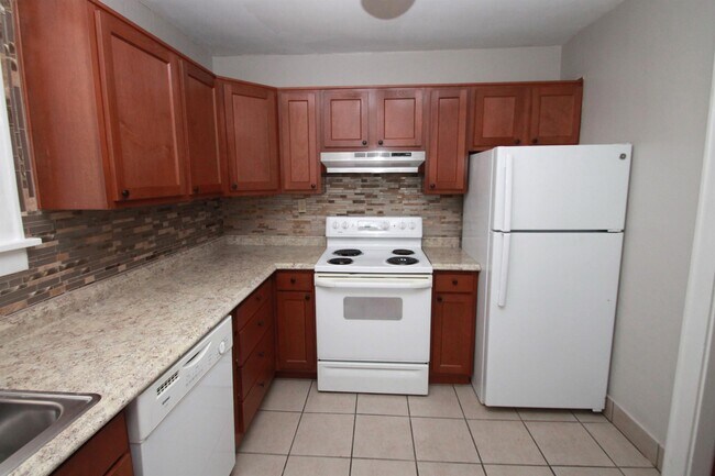 Building Photo - 2907 Voelkel Ave