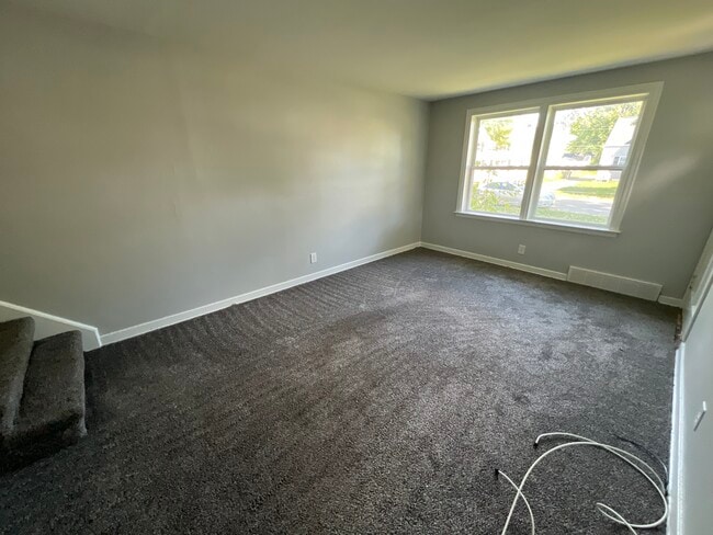 Building Photo - Lincoln Park Duplexes