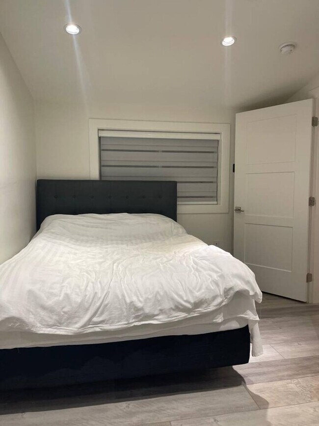 Photo du bâtiment - 1065 E 59th Ave