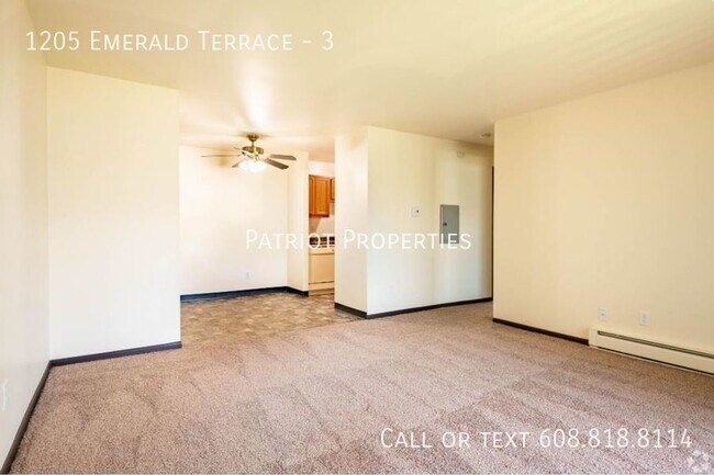 Foto del edificio - 1 bedroom/ 1 bath apartment in Sun Prairie...