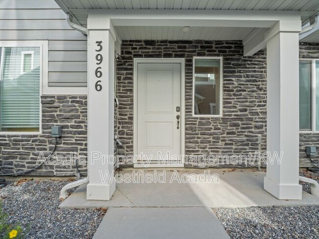 Building Photo - 3966 N Eagle Point Ln