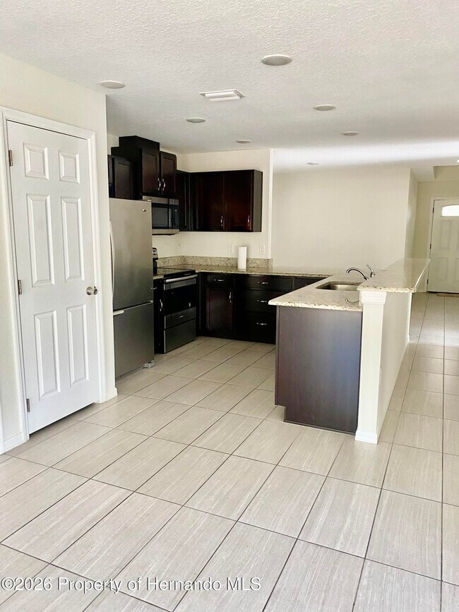 Foto del edificio - 5635 Pillar Ave