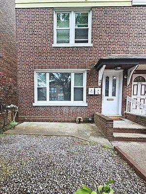 Foto del edificio - 3 bedroom in ASTORIA NY 11103