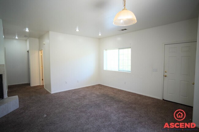 Building Photo - 548 Yellow Meadow Ct
