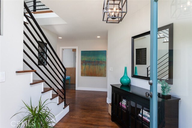 Building Photo - 345 La Jolla Dr