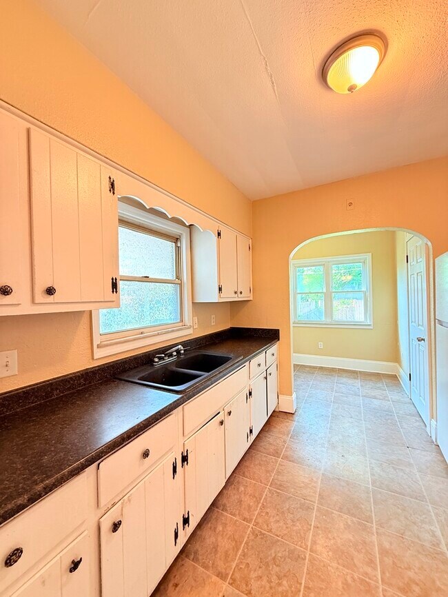 Foto del edificio - Charming 3-Bedroom Home / Pet-Friendly / V...