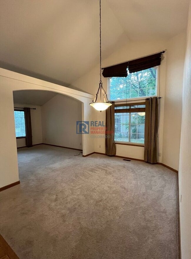Building Photo - 2511 Glendale Ct