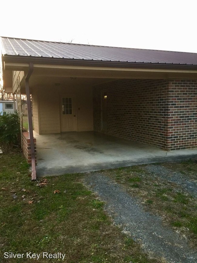 Building Photo - 3 br, 1.5 bath House - 129 County Road 335