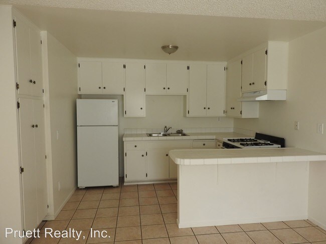 Building Photo - 4757 Bermuda Ave