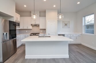 Building Photo - 9577 Neuens Rd