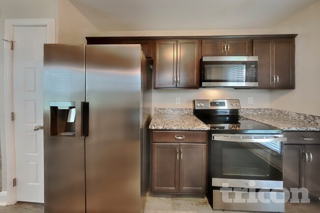 Building Photo - 1093 Whitney Dr