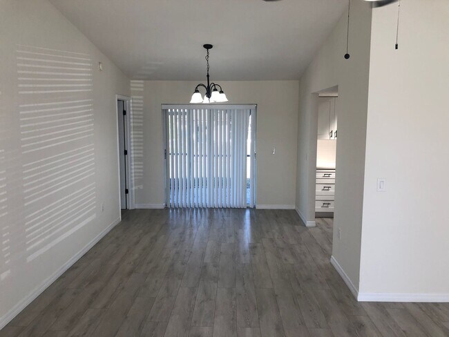 Building Photo - Spacious & Stylish 4-Bedroom Home – Prime ...