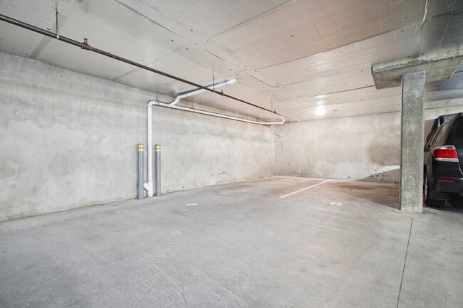 Building Photo - 1415 6th Ave N