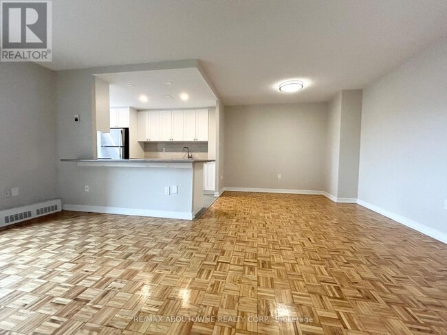 Building Photo - 1 Cedarwoods Crescent