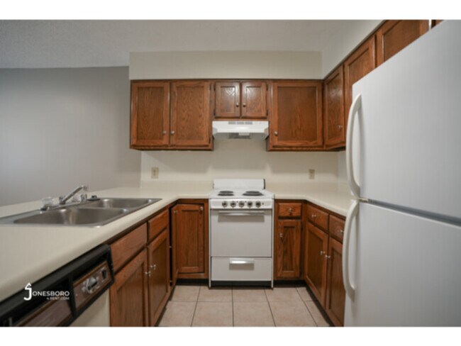 Foto del edificio - Lakewood Apartments: Premium location