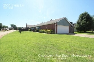 Building Photo - 2554 Lynn Ln