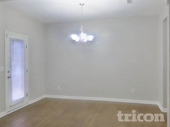 Foto del edificio - 178 Hidden Lakes Rd