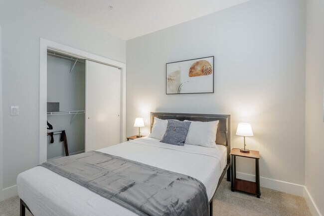 Building Photo - 601 E Pete Rose Wy