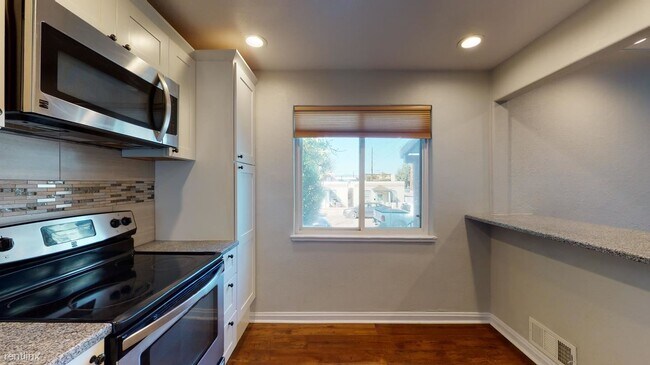 Foto del edificio - 2100 S Sherman St