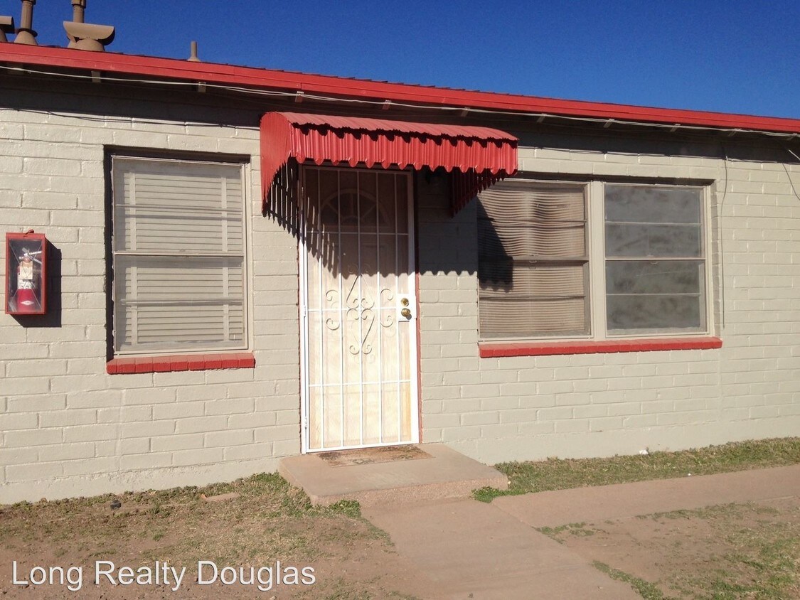 2200 E 9th St, Douglas, AZ 85607 Room for Rent in Douglas, AZ