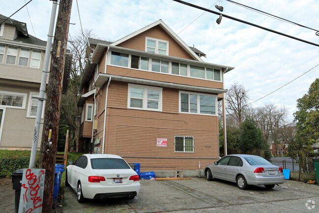 Building Photo - Madison Manor
