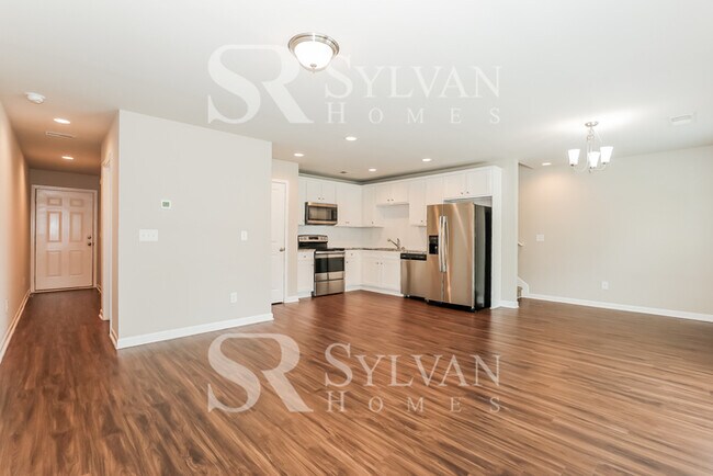 Foto del edificio - Lease today! No extra charge for contentme...