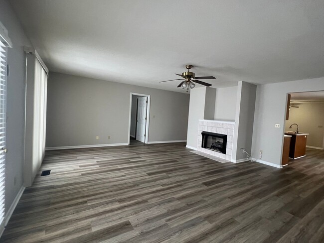 Foto del edificio - 2 Bedroom / 2 Bath Condo in Muncie