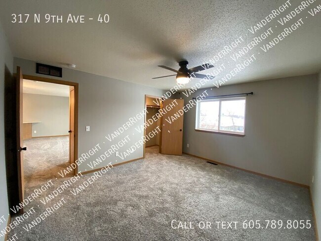Foto del edificio - 317 9th Ave
