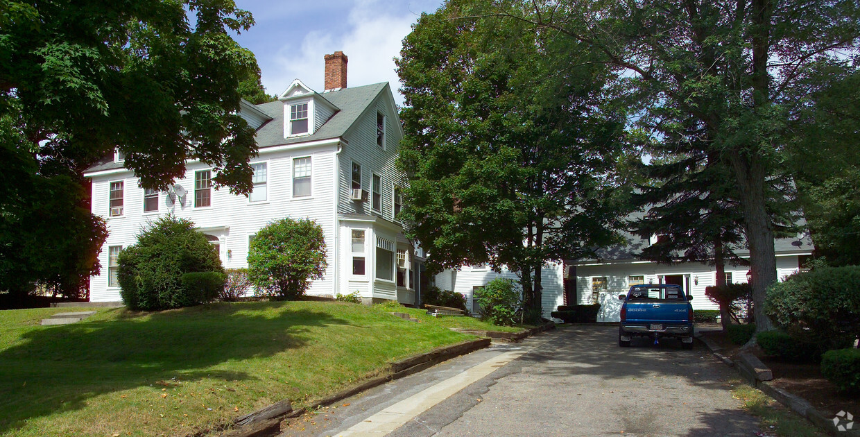 Building Photo - 33 Main St