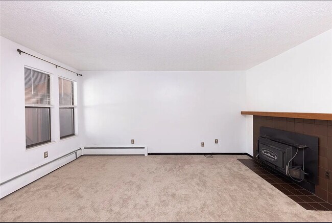 Foto del edificio - 620 Straight Creek Dr