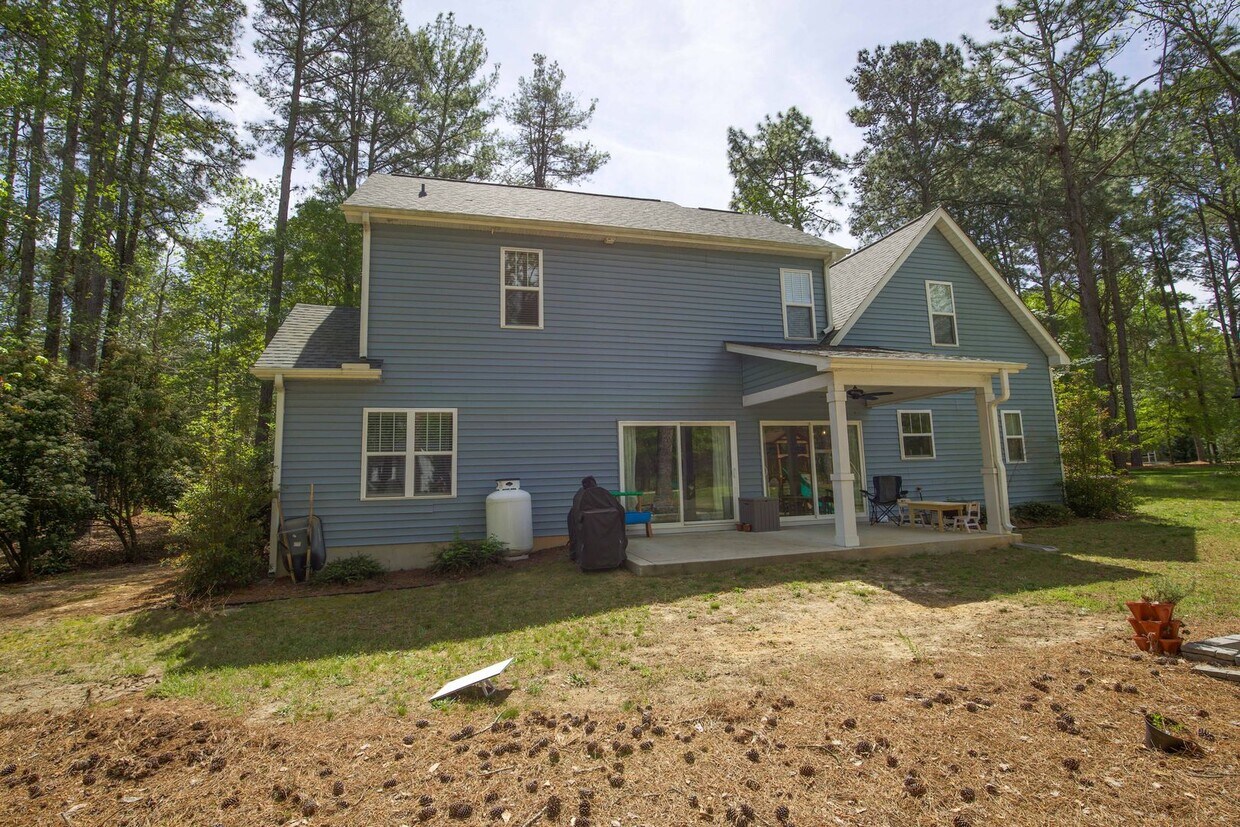 Foto del edificio - Great space in desirable Whispering Pines