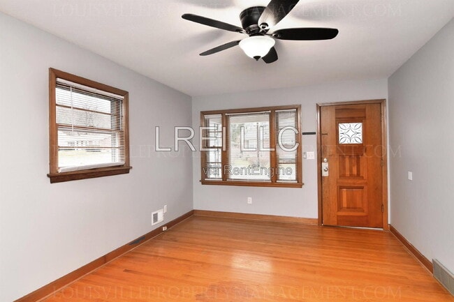Building Photo - 818 Iroquois Ave