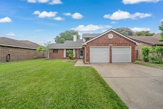 Building Photo - 3812 Redbud Dr