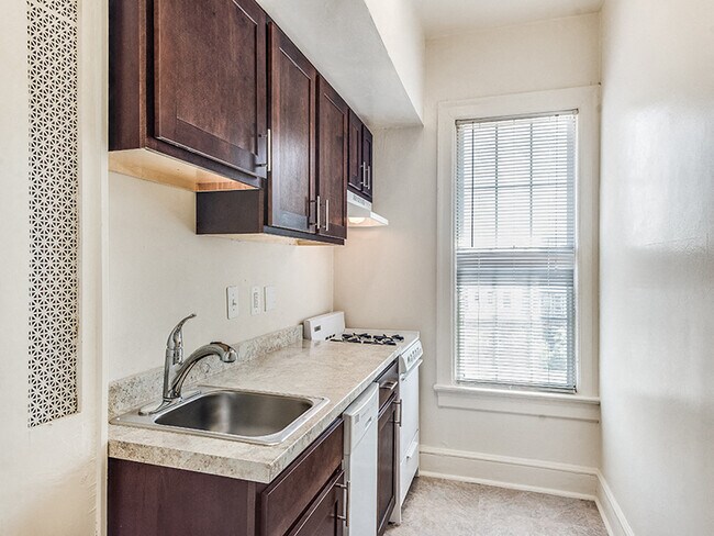 Cocina parcialmente renovados - Highview and Castle Manor