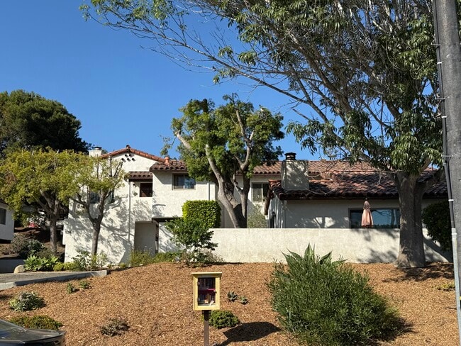 Building Photo - 924 Philinda Ave