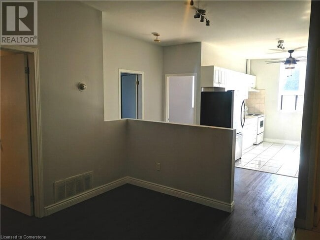 Building Photo - 259 Hughson St. N